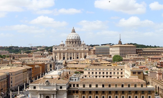 Il card. Errázuriz, a Roma in anonimato: si dimette dal Consiglio dei Cardinali?